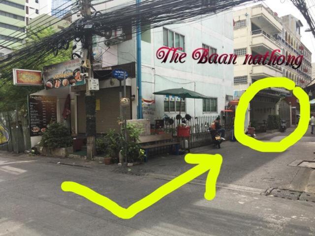 The Baan Nathong Hostel Bangkok Buitenkant foto