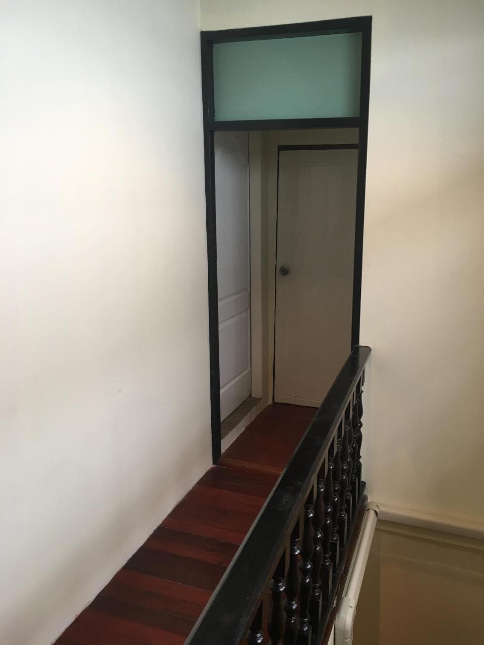 The Baan Nathong Hostel Bangkok Buitenkant foto